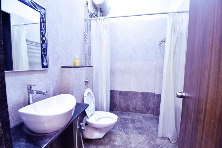 PINEWOOD VILLA LONAVALA WASHROOMS